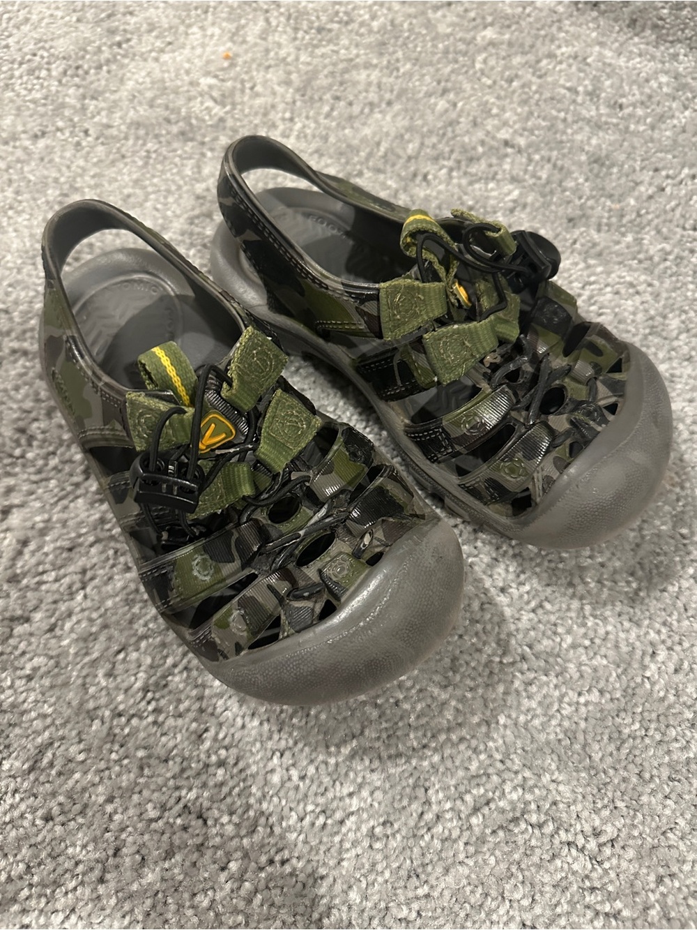 Keen camo shoes